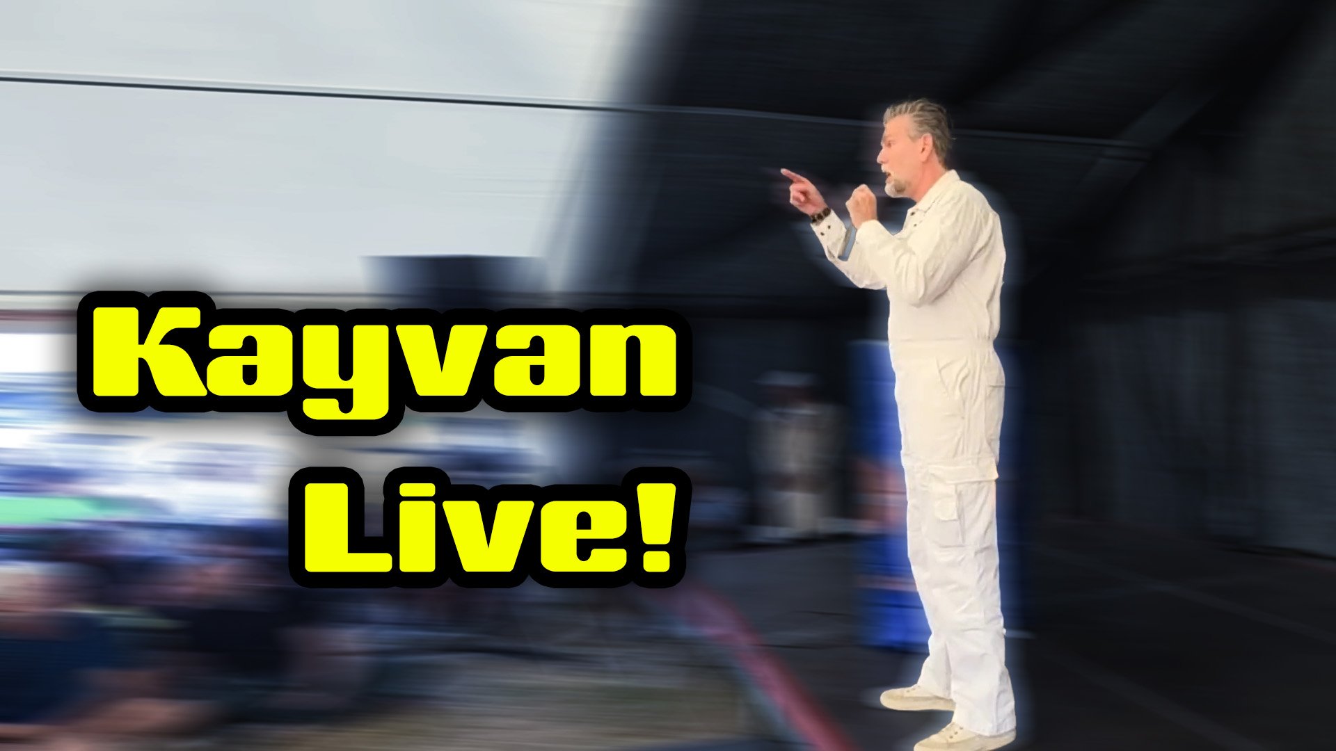Live auf der Bühne beim Pax Weltfriedensfestival